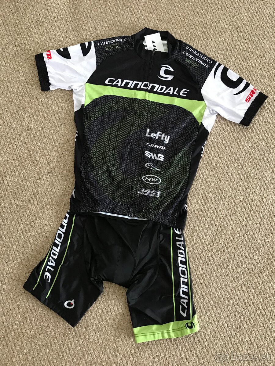 VÝPRODEJ - Cyklistický komplet nový