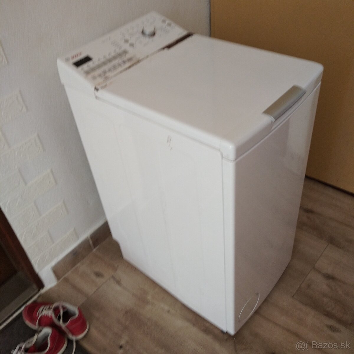 Práčka plnená zhora