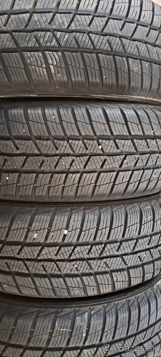 Predám 4ks skoro nové zimné 185/60r15-84T Barum