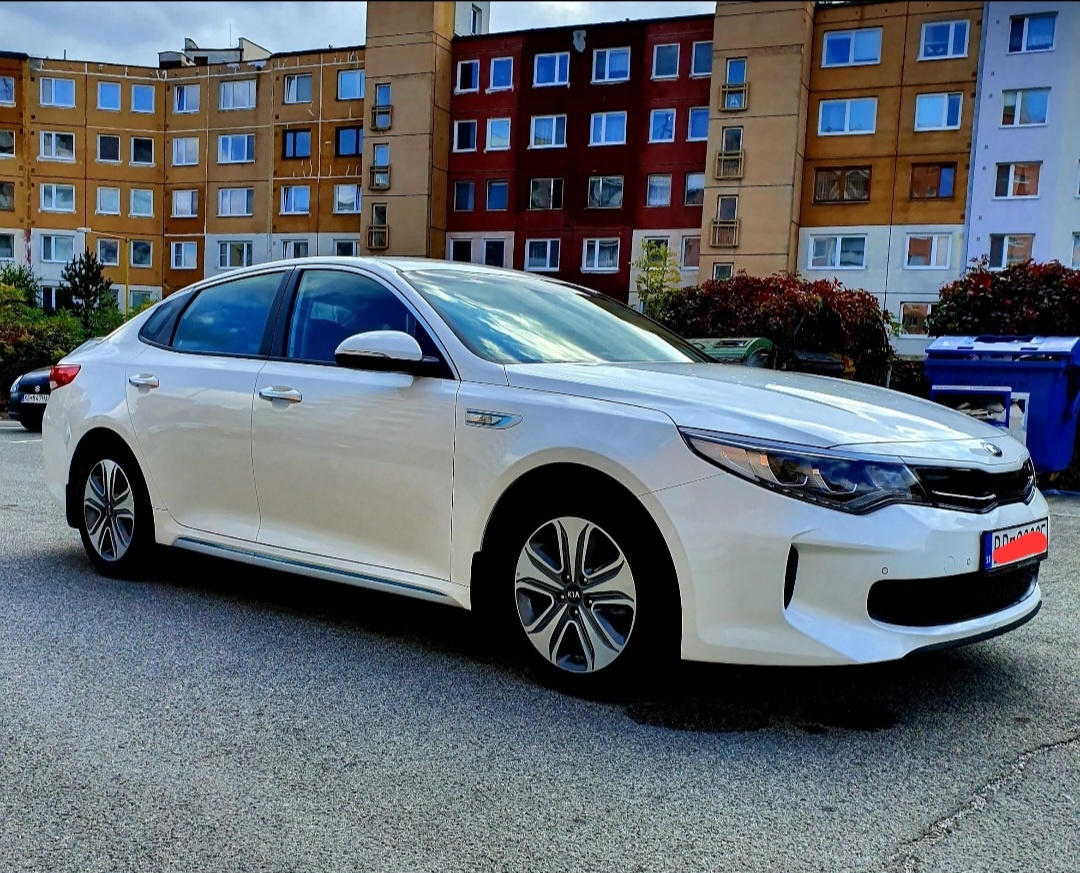 Kia optima benzin plug in