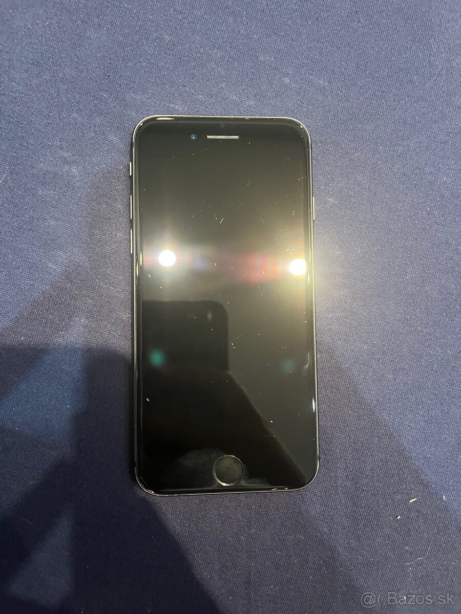 iPhone 8 batéria 100%