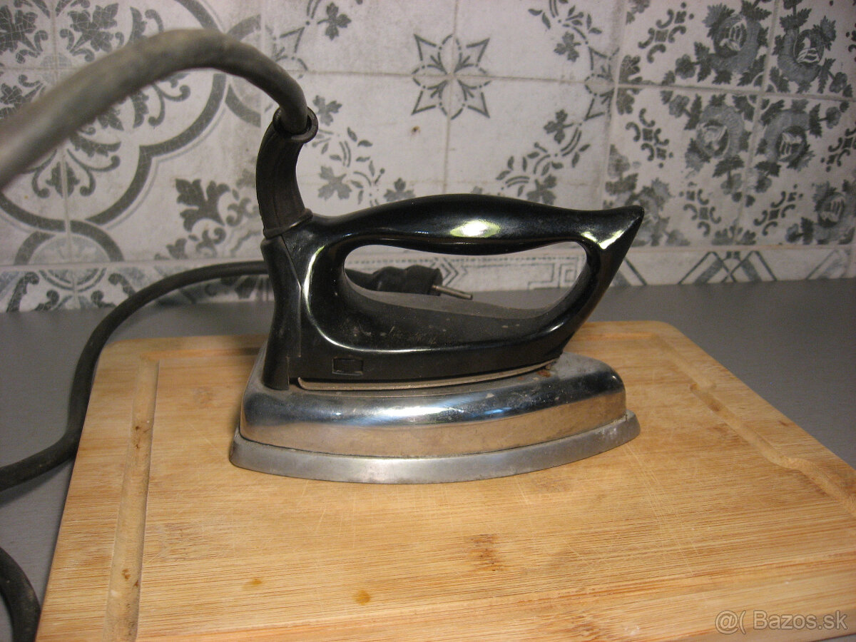 Mini retro žehlička