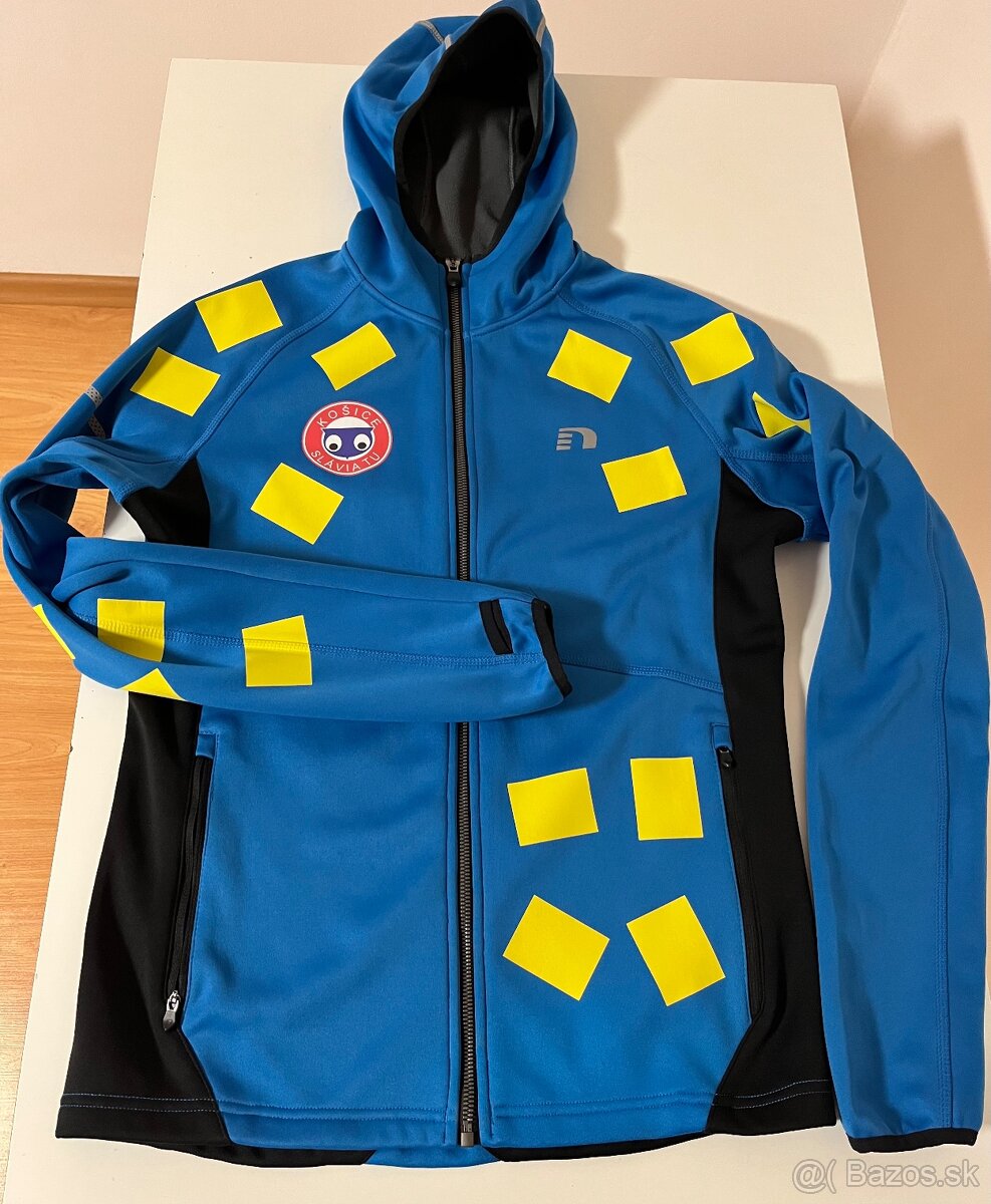 Softshellova mikina + bežecke kraťasy