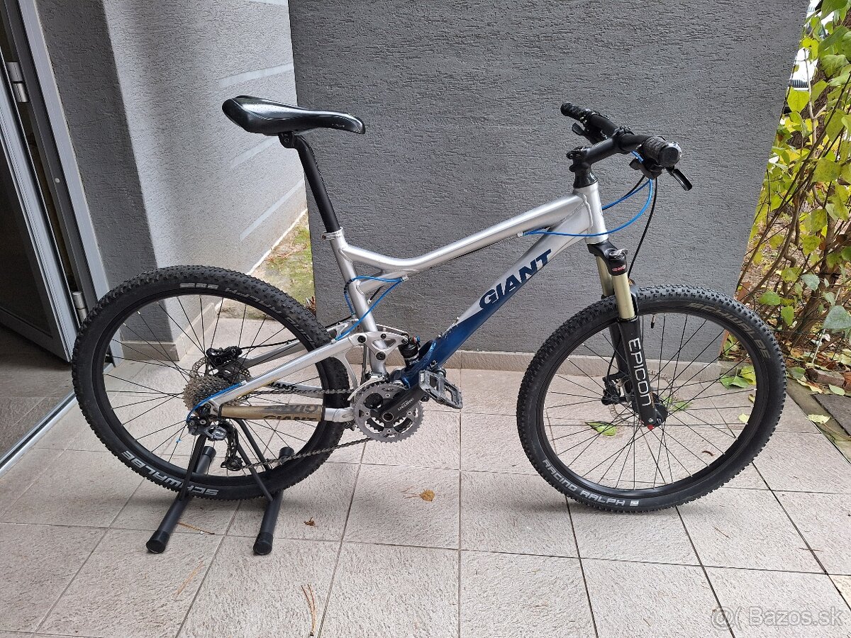 Predam celoodpruzeny horsky bicykel 26 kola Giant