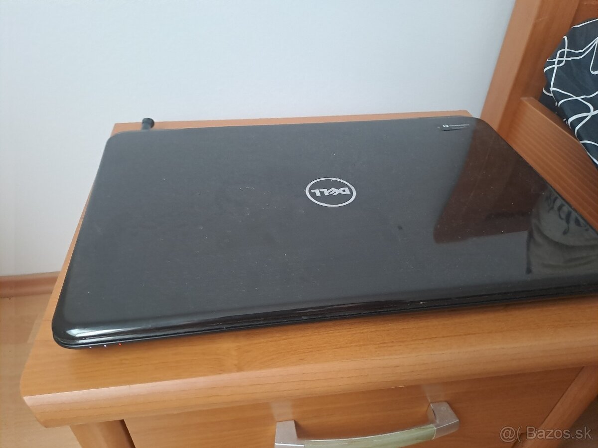 Predám notebook, a monitor