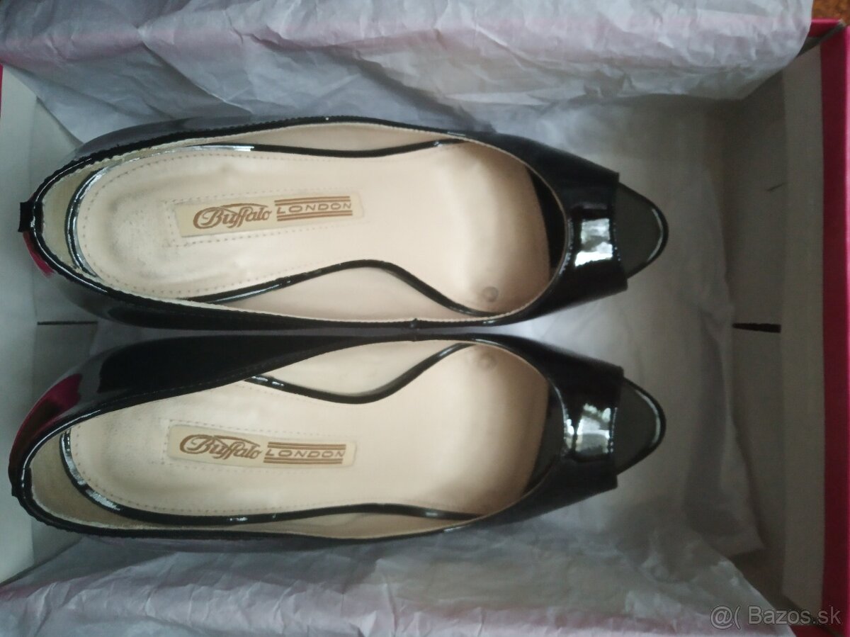 Luxusné lodičky s platformou, lakovaná koža, čierne, veľ. 38