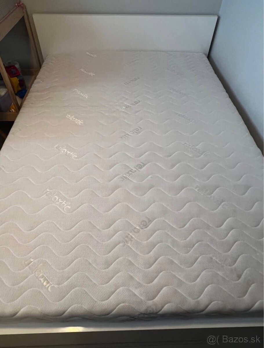 Predám postel +matrac+ rošt