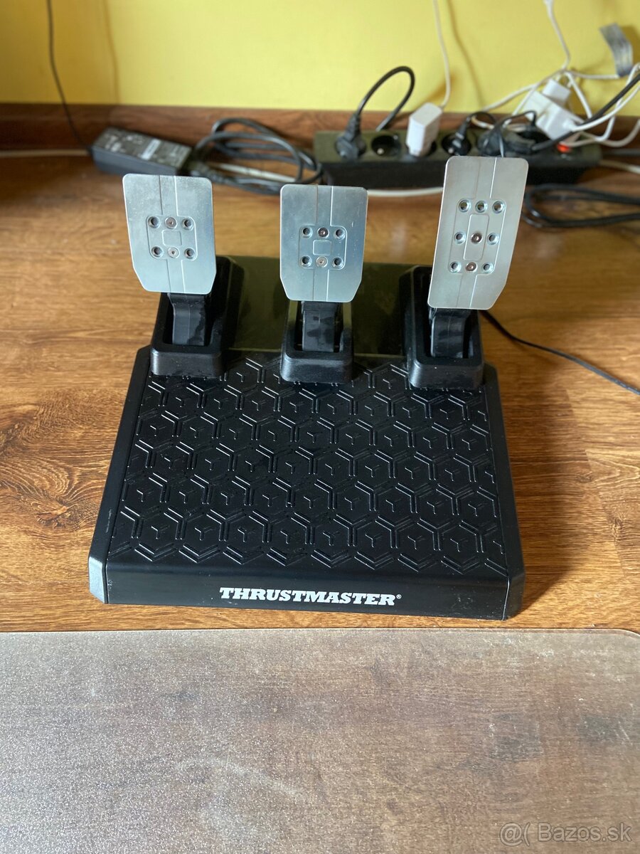 Thrustmaster T248 volant a pedále pre PS5/PS4/PC +Thrustmast