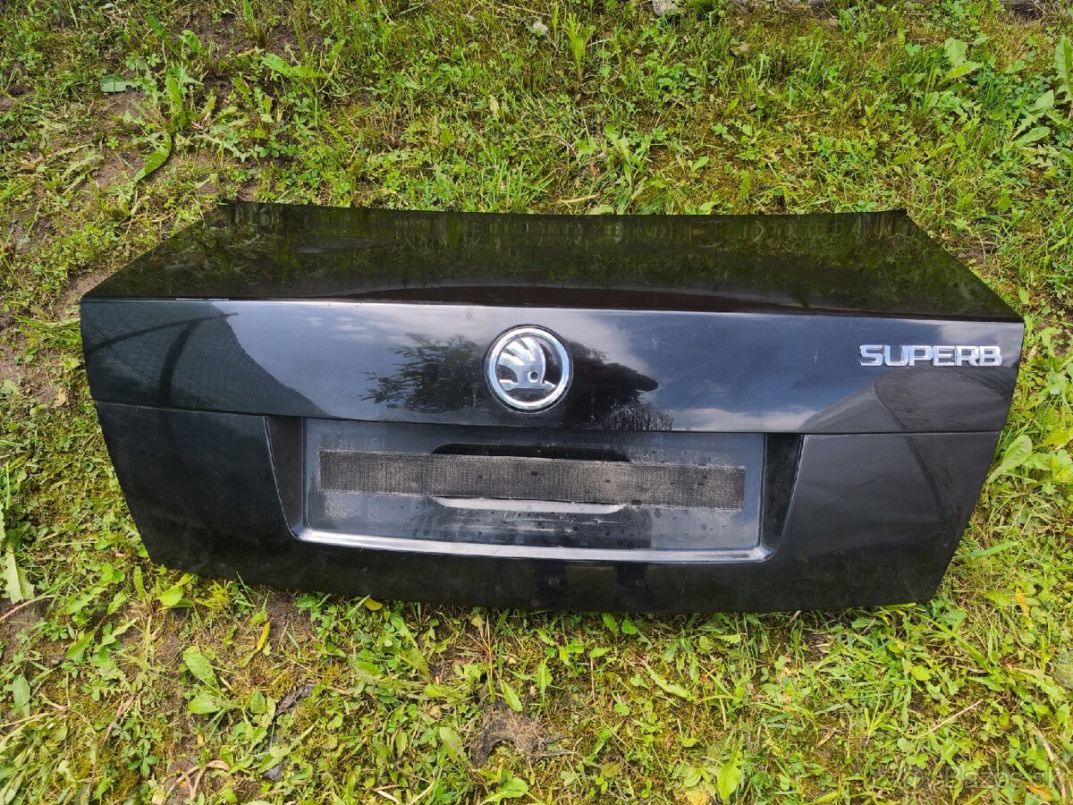 Kufrové dvere Superb 1