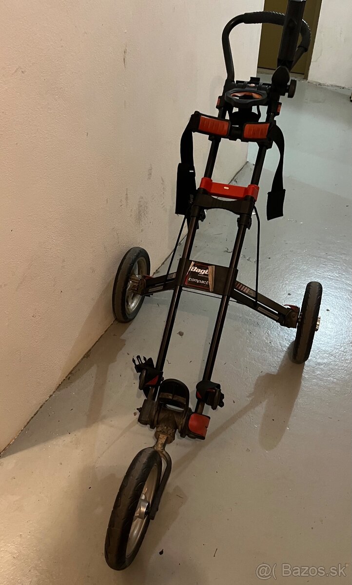 Ručný golfový vozík Bag Boy compact 600