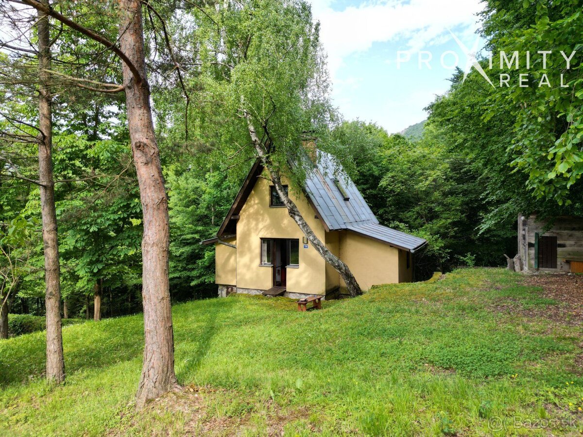 VÝNIMOČNÁ CELOROČNÁ CHATA VO VEĽKEJ LODINE S PANORAMATICKÝM