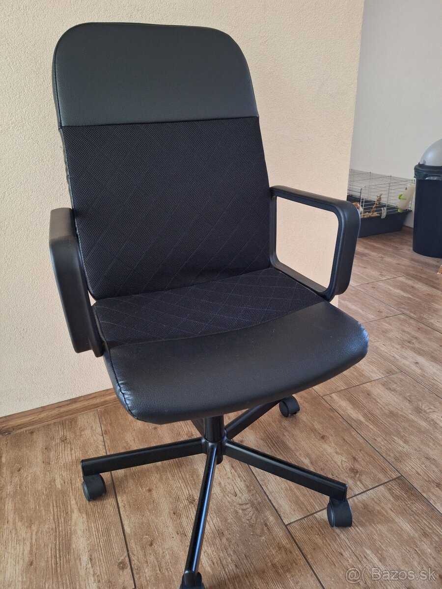 Predám kancelársku stoličku