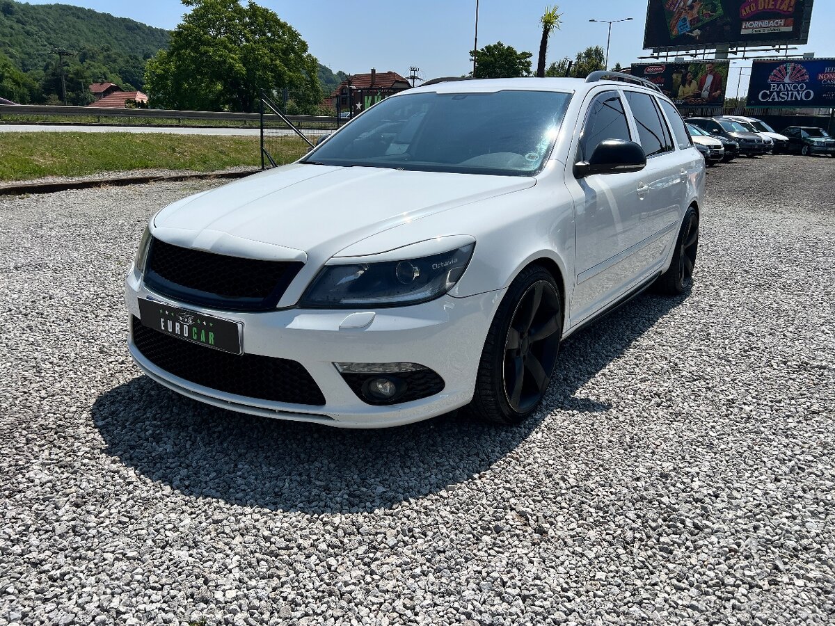 Škoda Octavia Combi 2.0 TDI CR DPF RS DSG