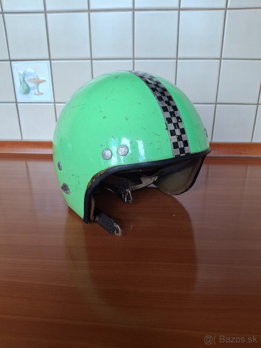 Retro motocyklová prilba