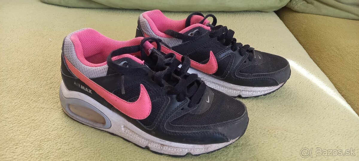 Nike AIR MAX