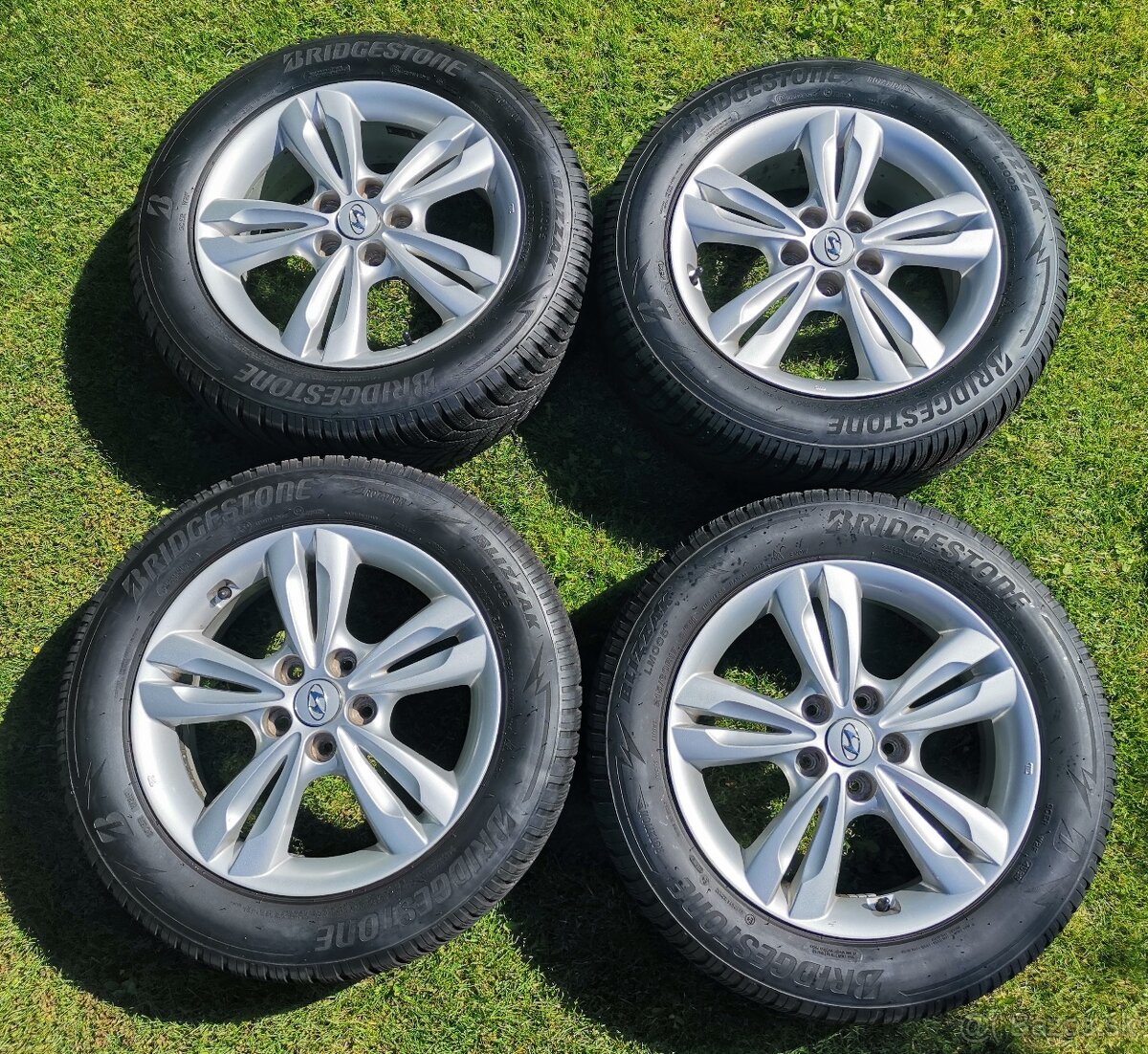 Bridgestone Blizzak LM005 + R17 org Hyundai ix35 disky