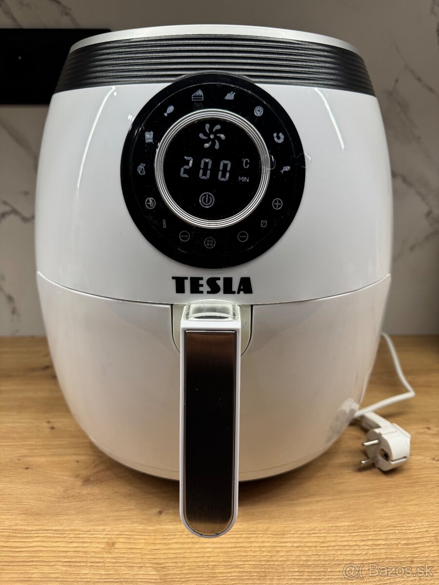 Teplovzdušná fritéza