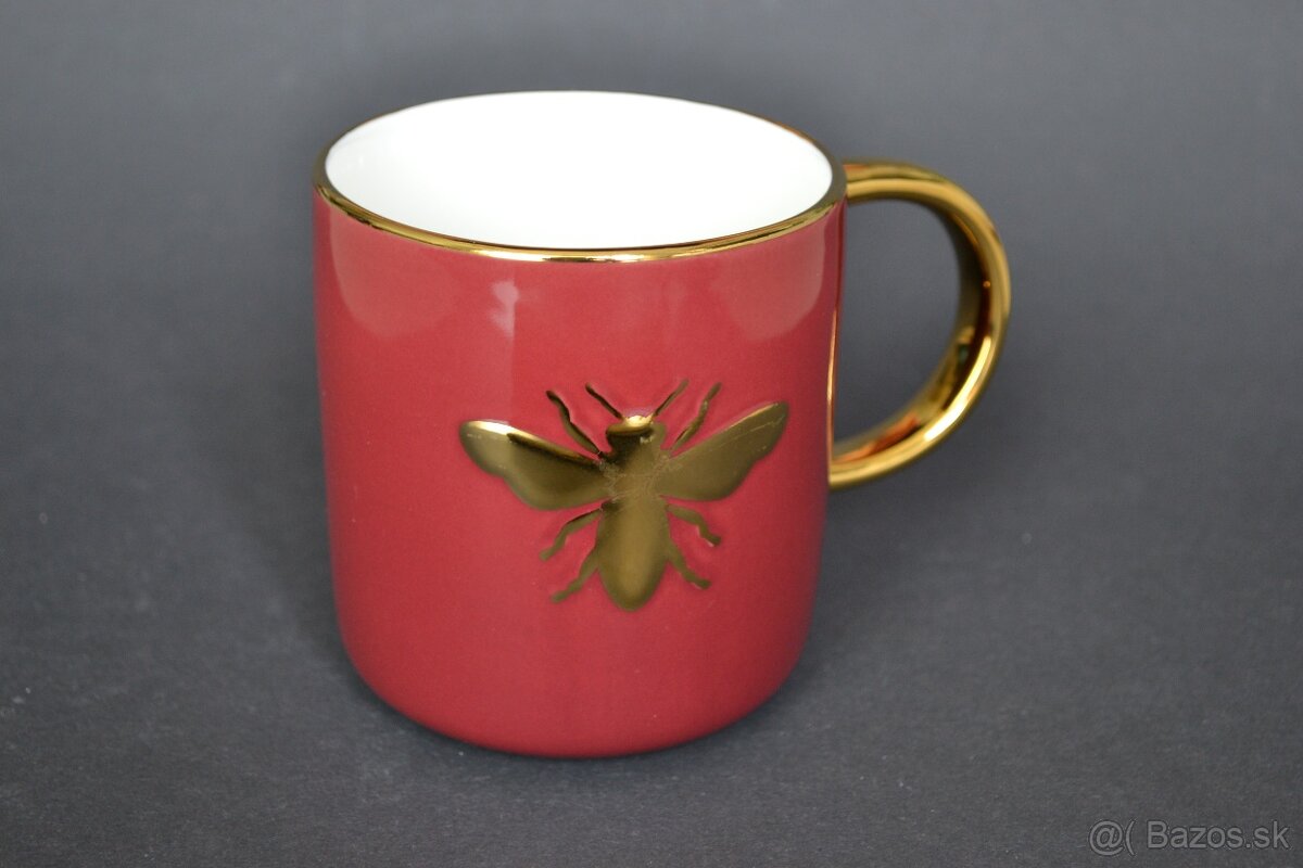 Hrnček (šálka) s motívom včielky - TOP STAV