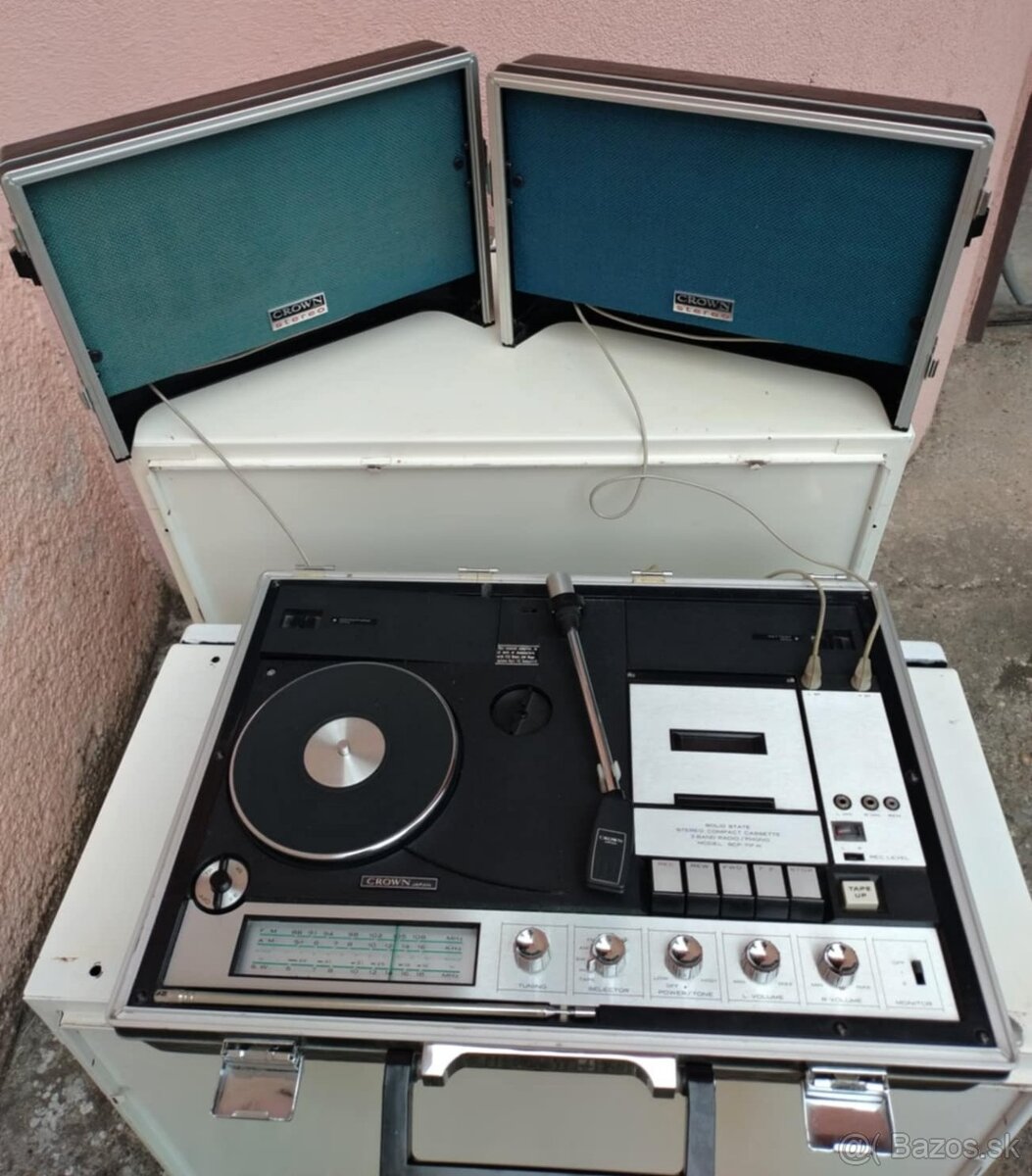 Prenosný mixážny pult v kufri (magnetofón, gramofón, rádio)