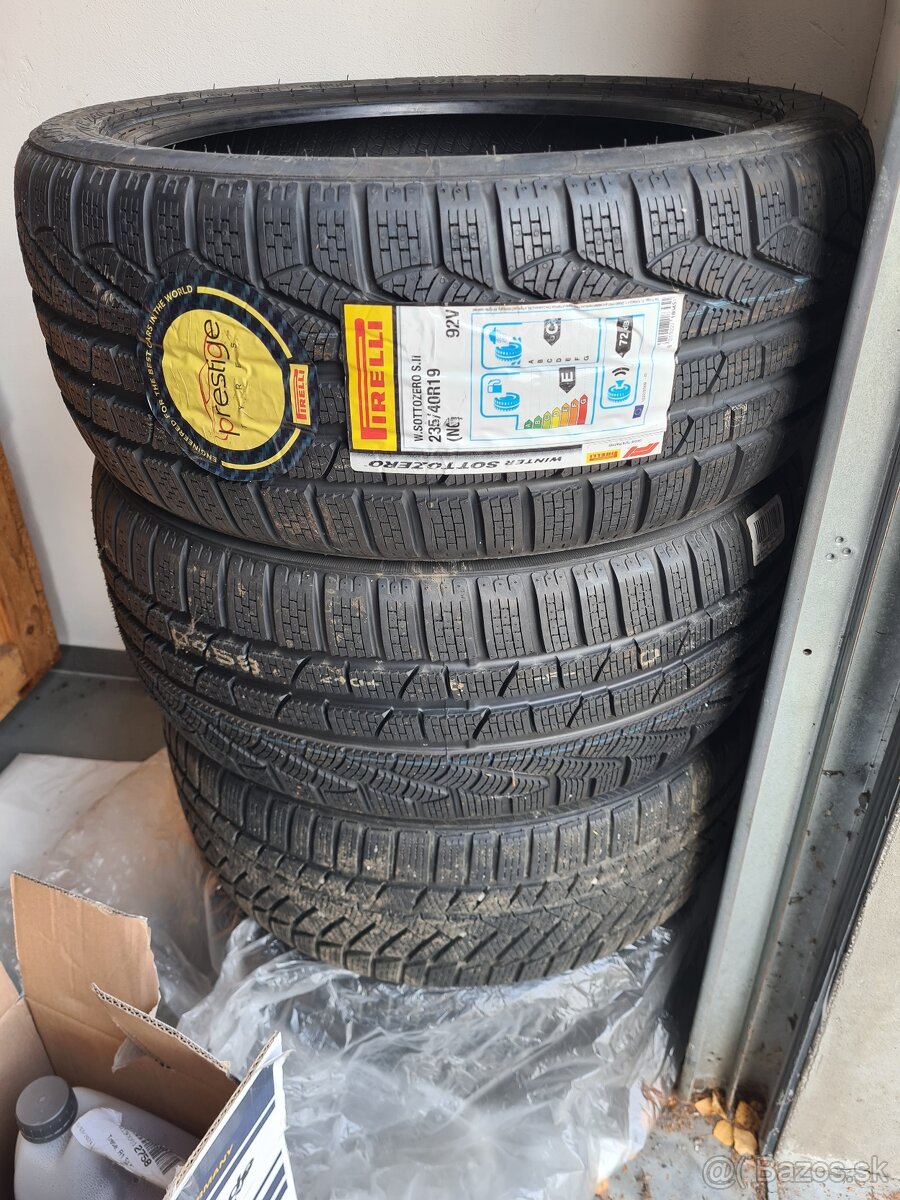 4x zimné pneu Pirelli Sottozero Winter 235/40R19