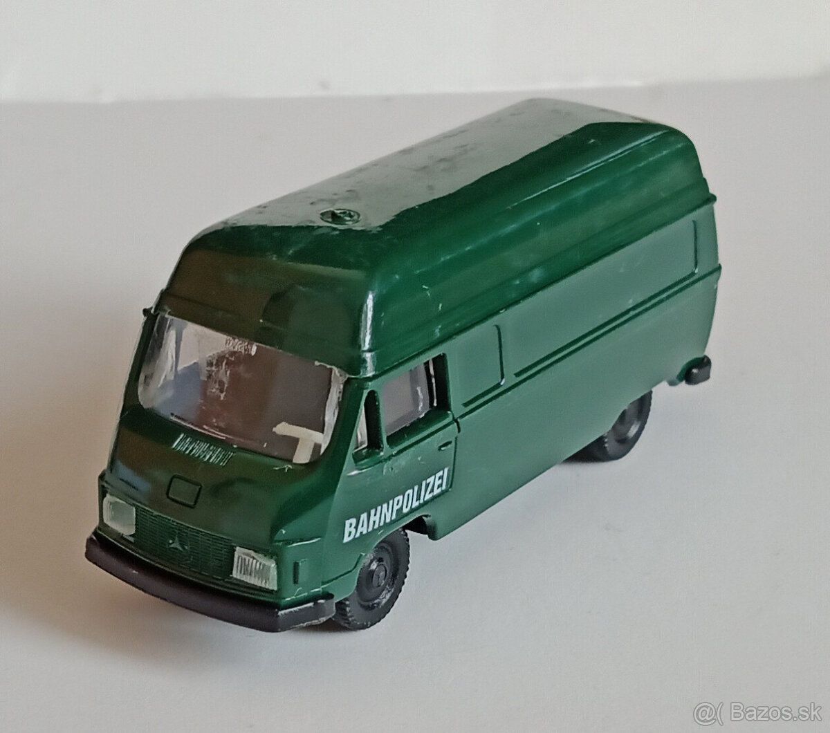 Dodávka. Německá železniční policie. Bahn Polizel. Délka 6 c