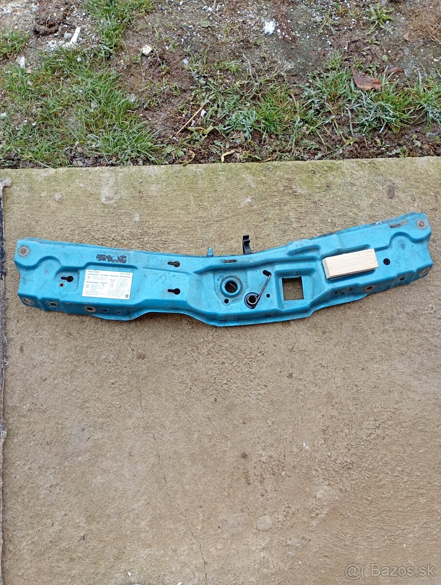 Predok držiak steny výstuha Opel Meriva A