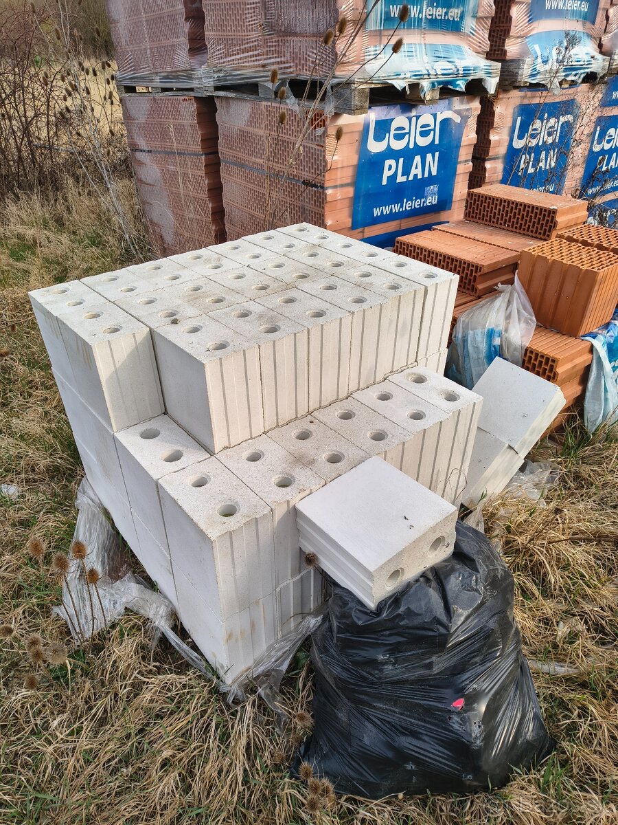 Tvárnica Porfix AKU 150