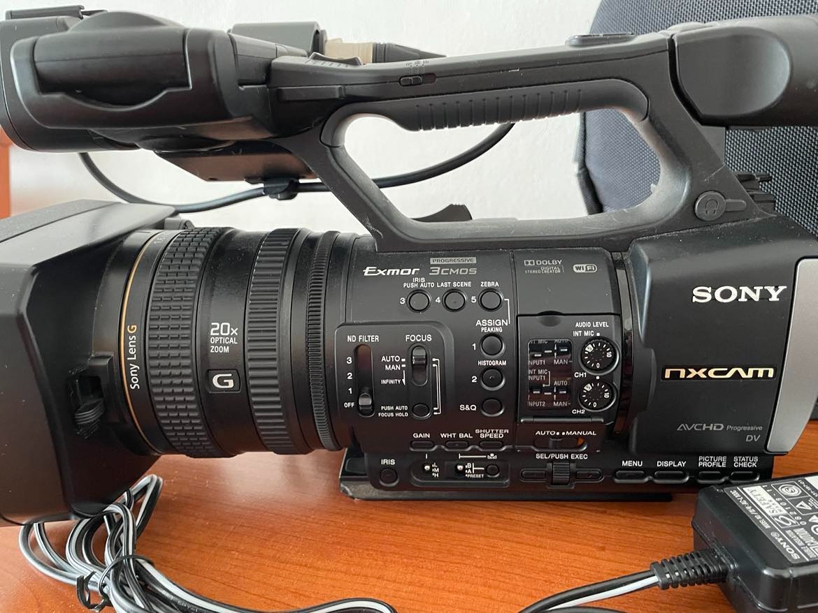 Predam kameru Sony HXR-NX3