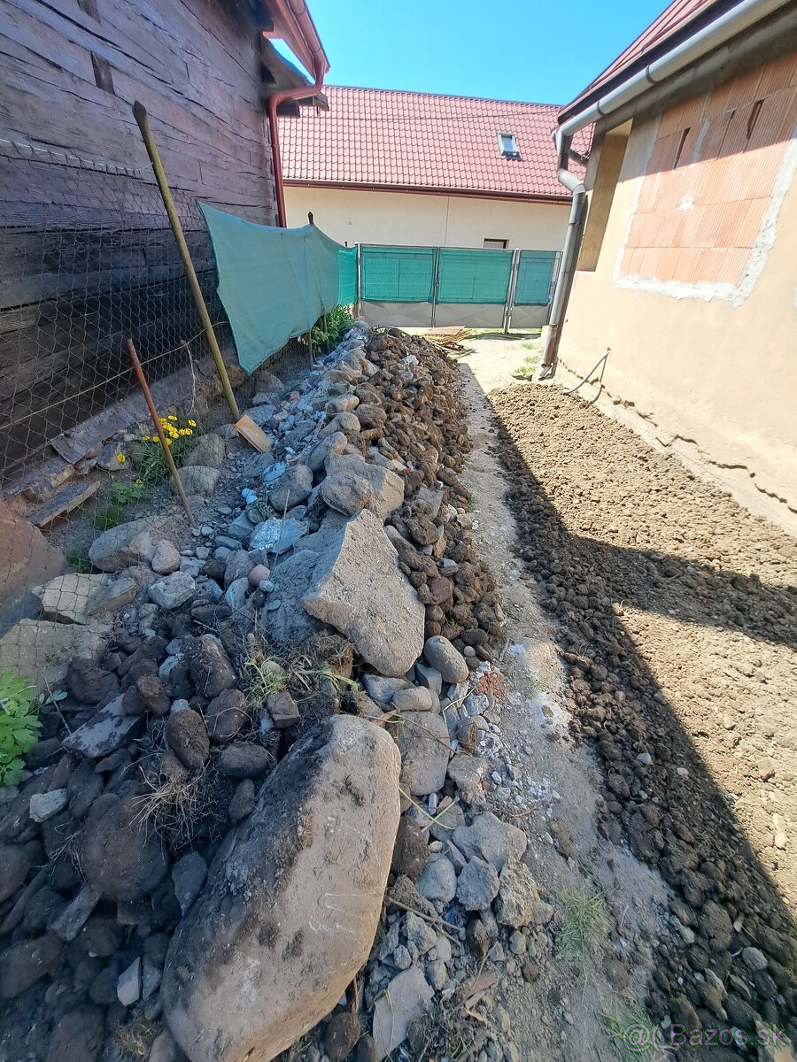 Darujem stavebnú suť