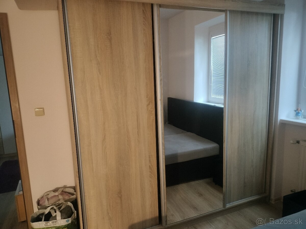Posuvná skriňa