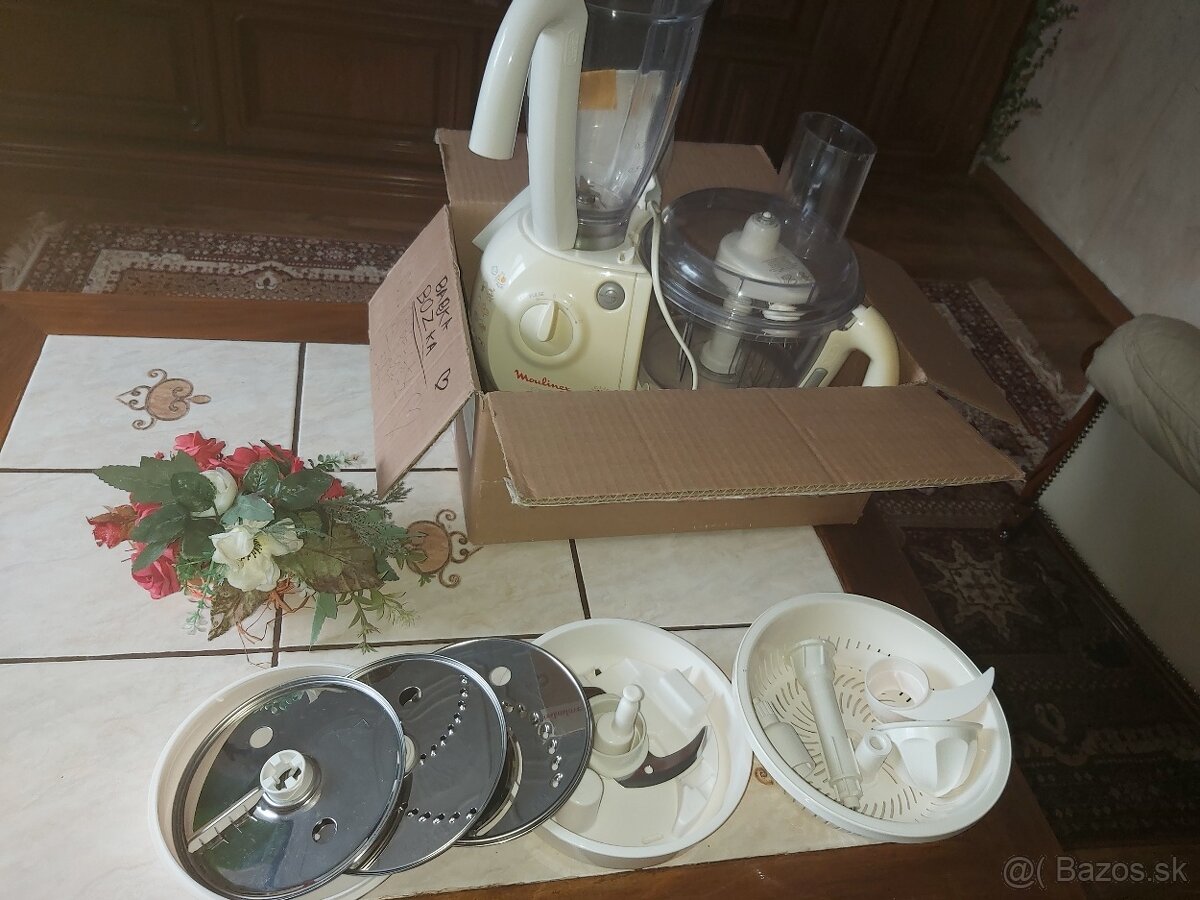 Kuchynský robot,mixér