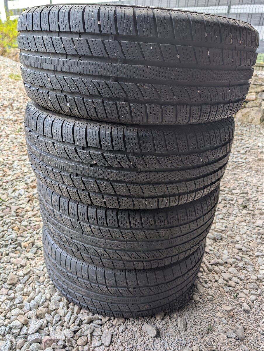 Celoročné pneumatiky OVATION 215/55R17