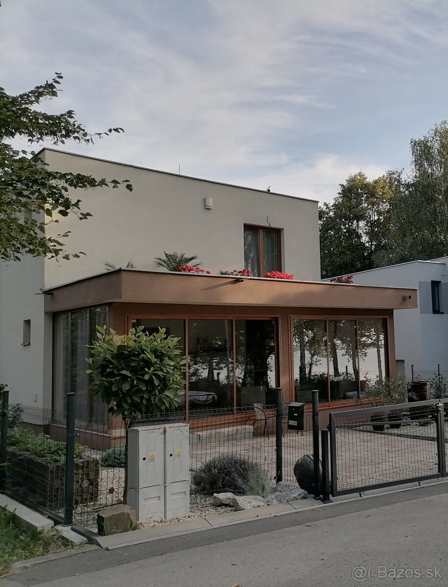 Predám chatu na Zemplínskej Šírave na celoročné užívanie