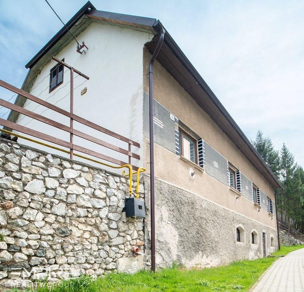 REZERVOVANÉ - Na predaj 4i rodinný dom v pokojnej lokalite -