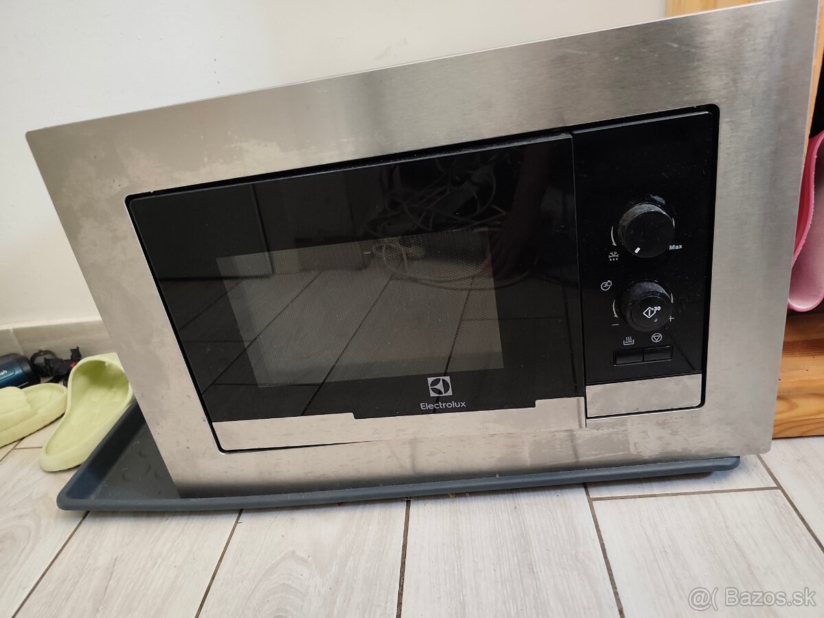 Vstavaná mikrovlnná rúra ELEKTROLUX