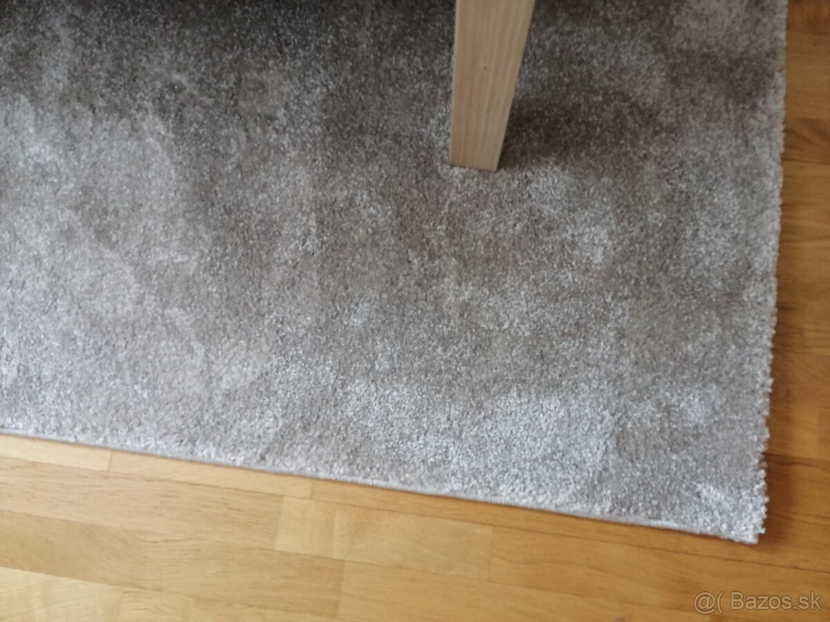 Kusový koberec novy