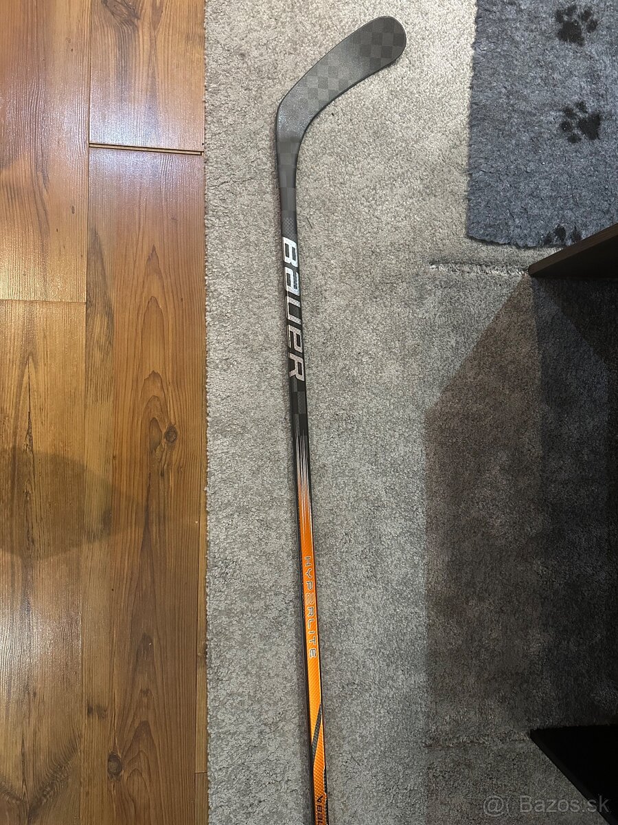 Hokejka Bauer Vapor HyperLite 2 práva
