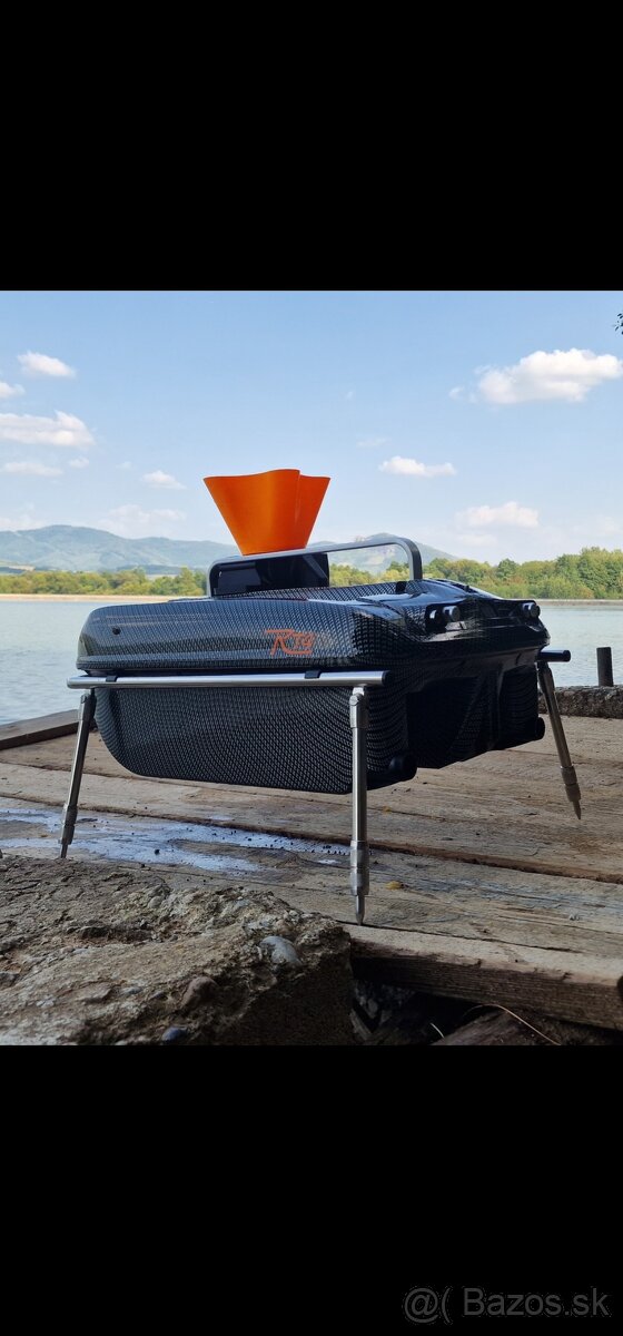 Zavážacia loďka Carplounge rt4