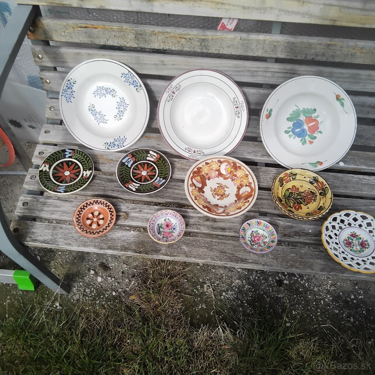 Staré taniere na stenu