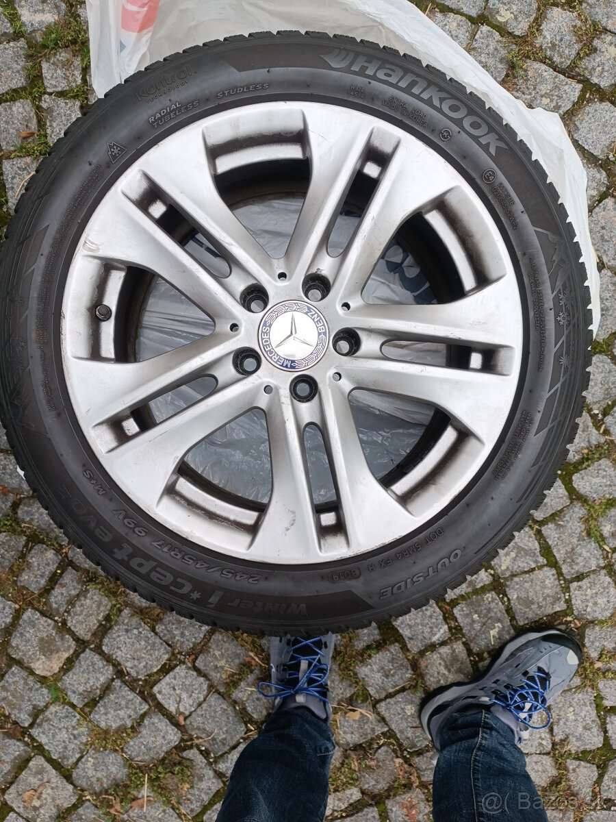 Sada zimna Mercedes r17