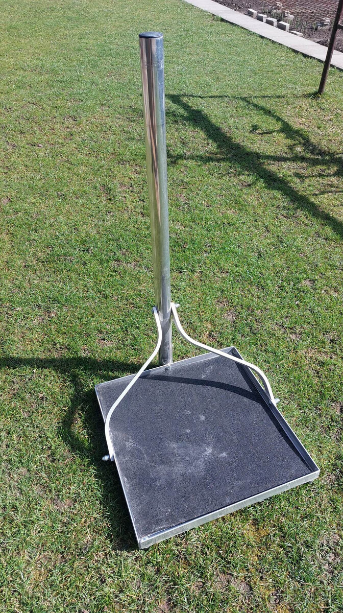 terasový stojan na parabolu anténu