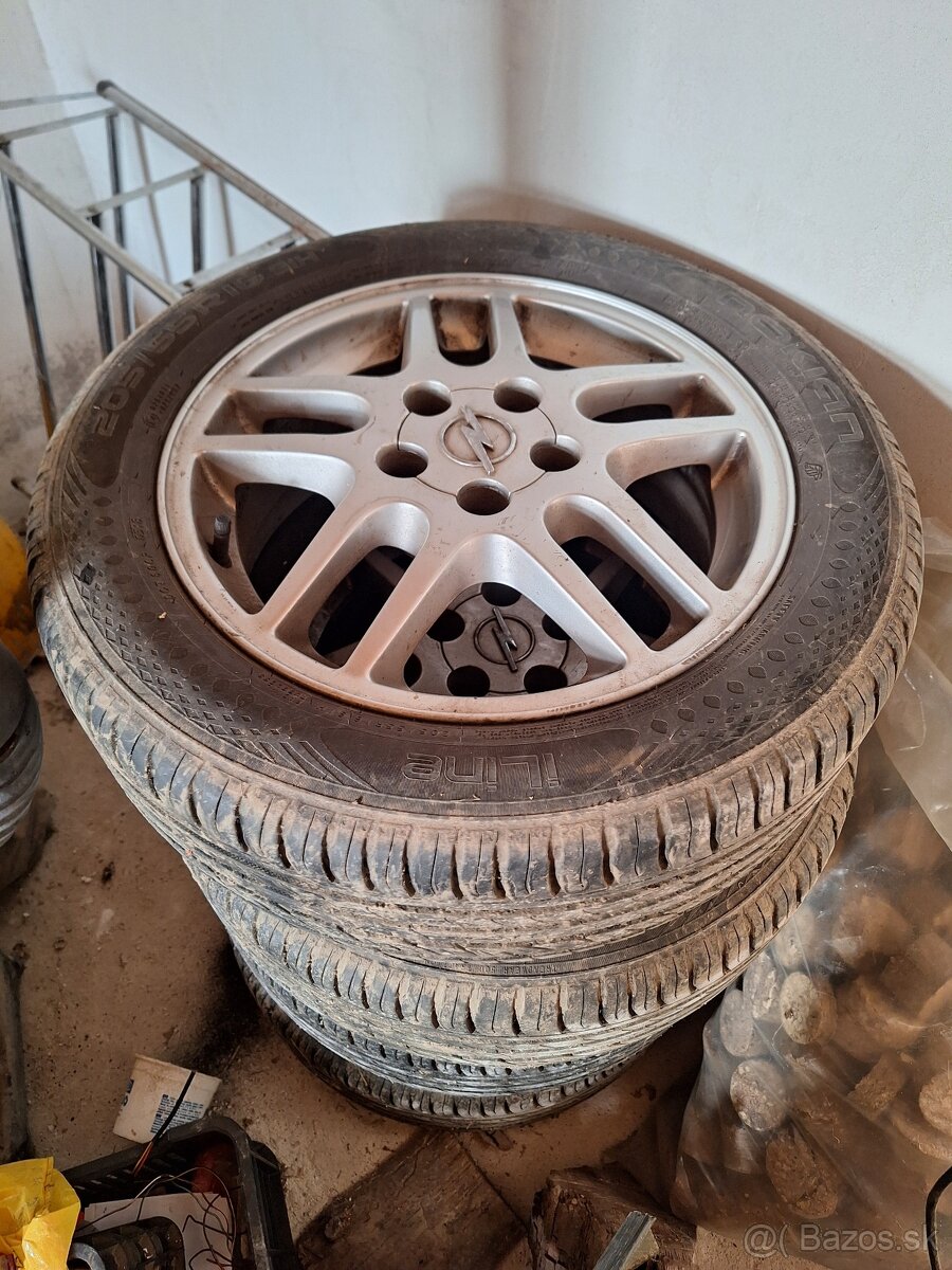 Pneu Nokian 205/55 R16
