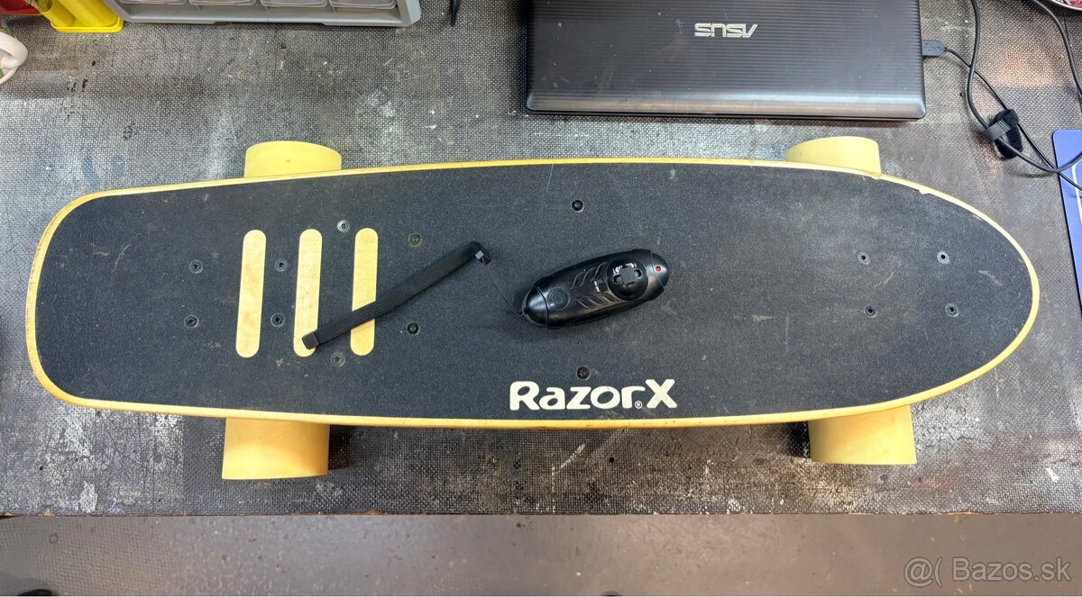 RazorX elektrický skateboard