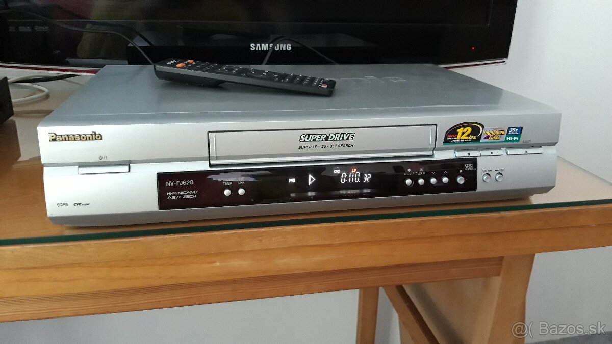 VHS videorekordér Panasonic NV-FJ628