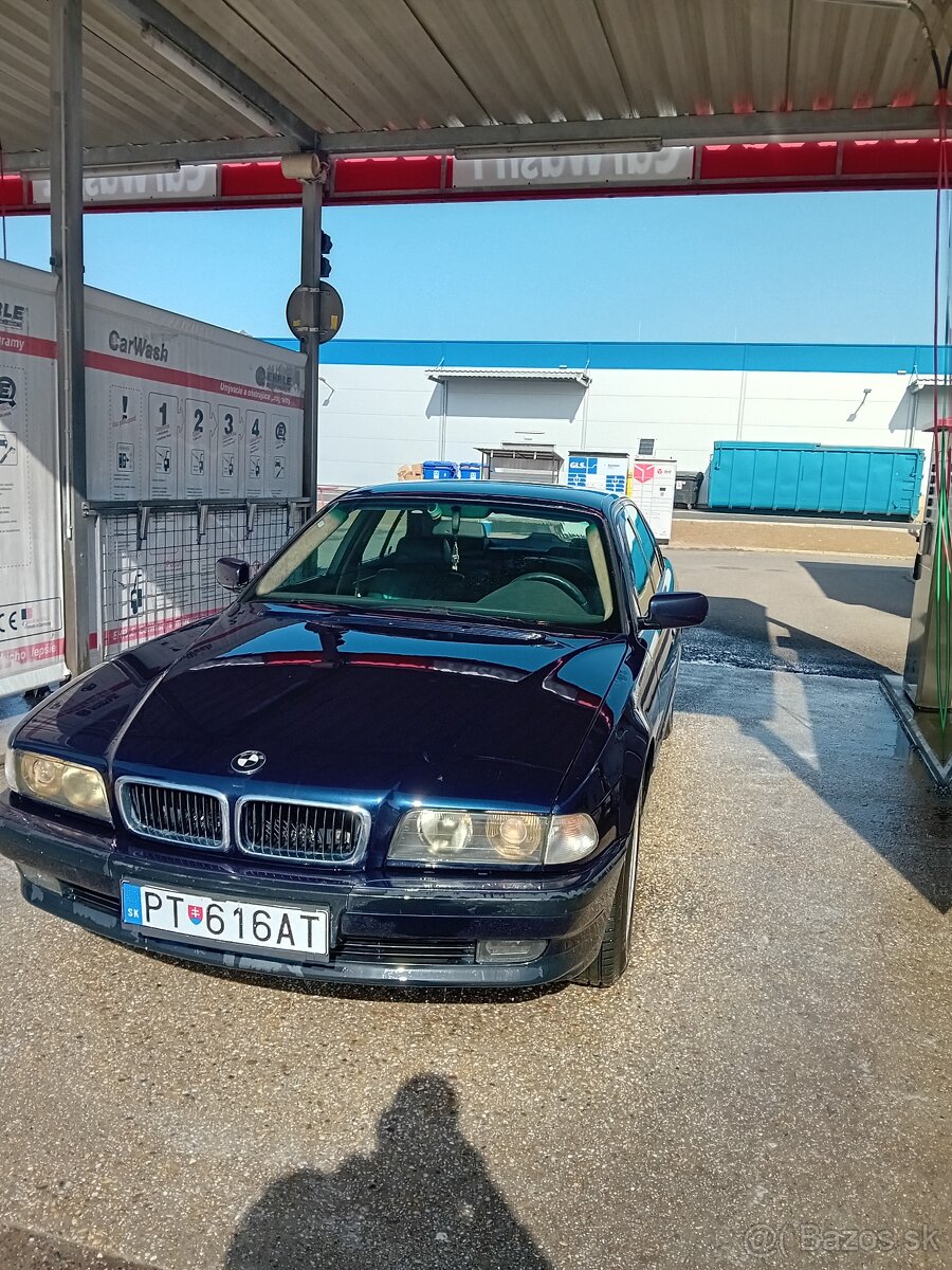 Predám bmw e38 725tds