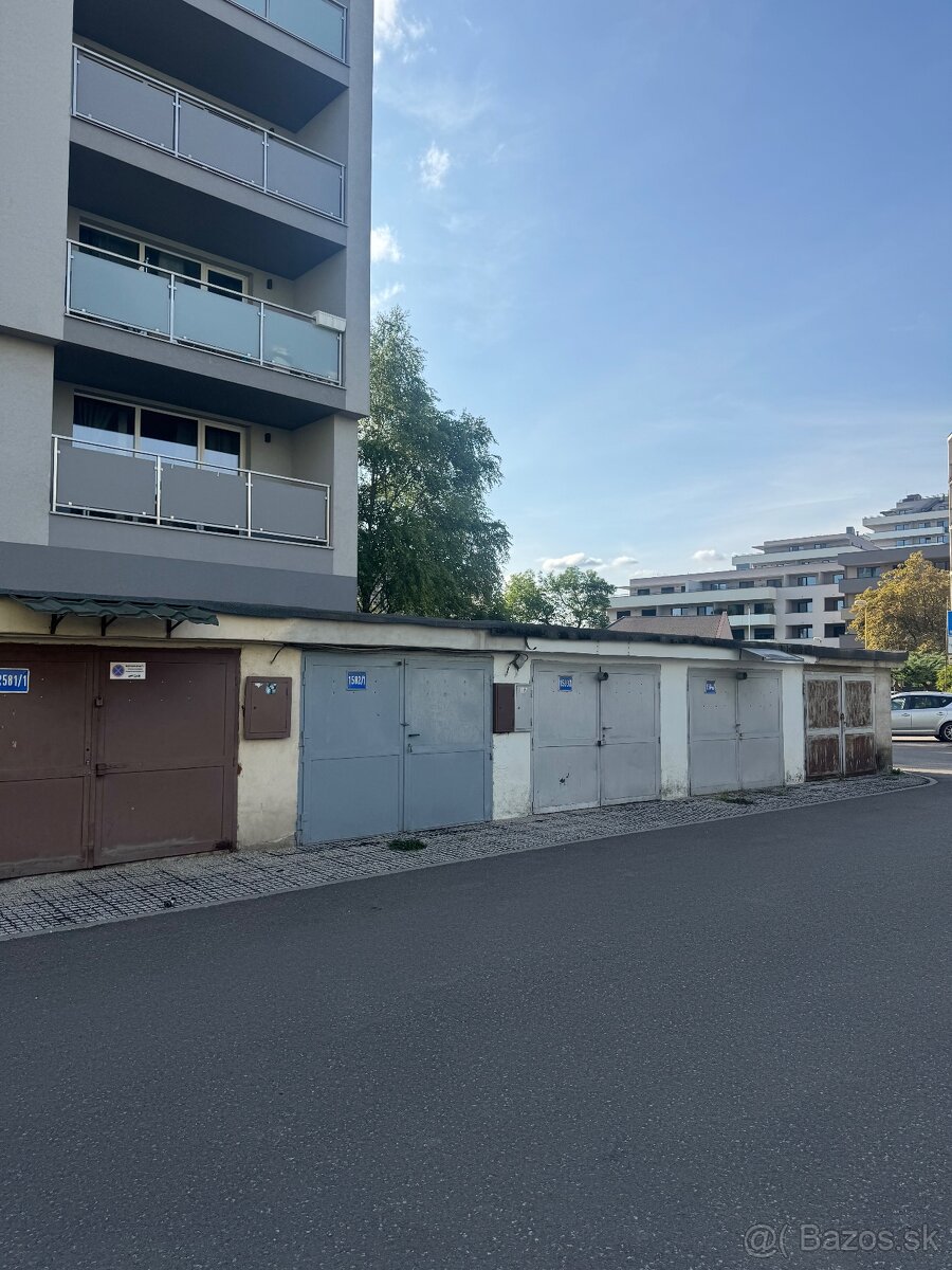 Garáž s elektrinou na predaj, Lomená, Košice - Staré mesto