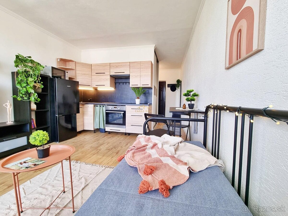Slnečná garsónka v centre Košíc, 25 m², 7/12, Južná Trieda