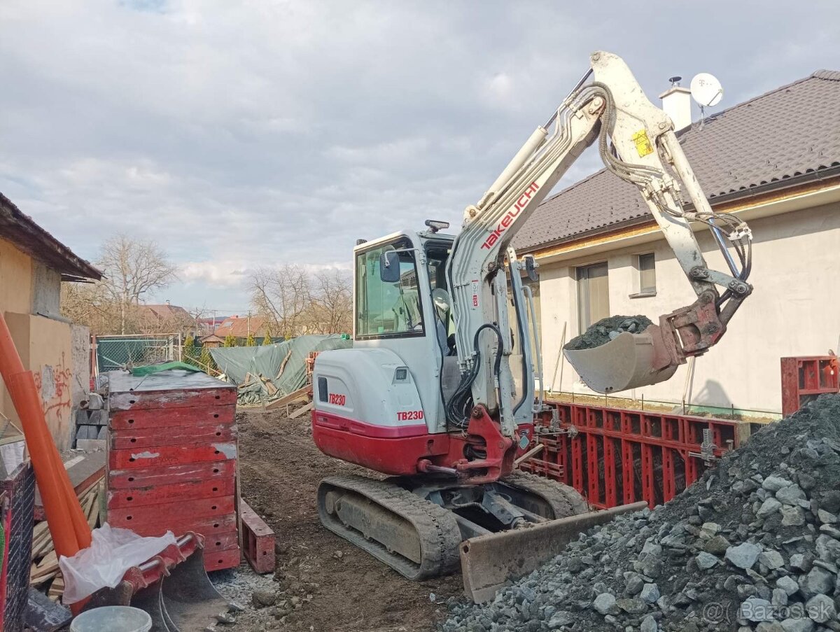 TB 230 Takeuchi