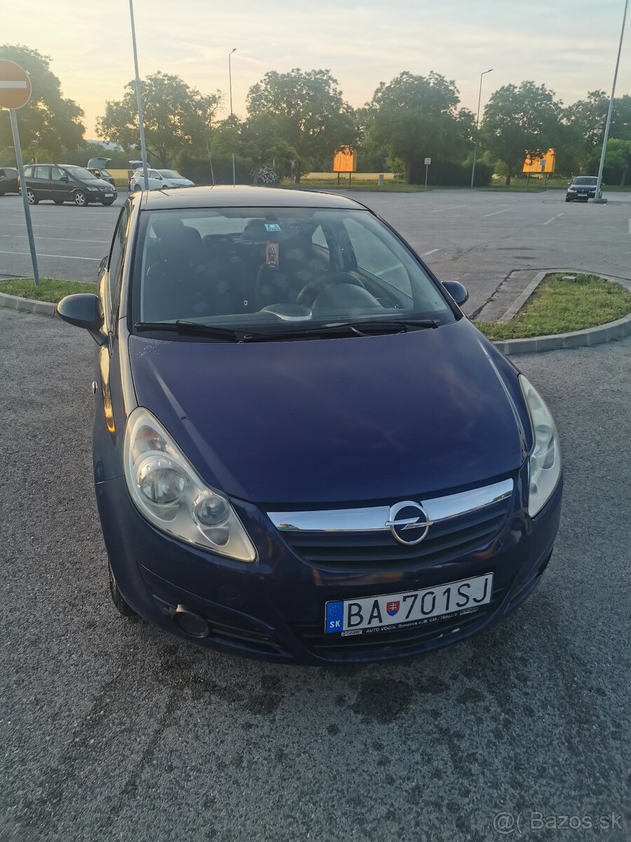 Opel Corsa D 1,2 benzín