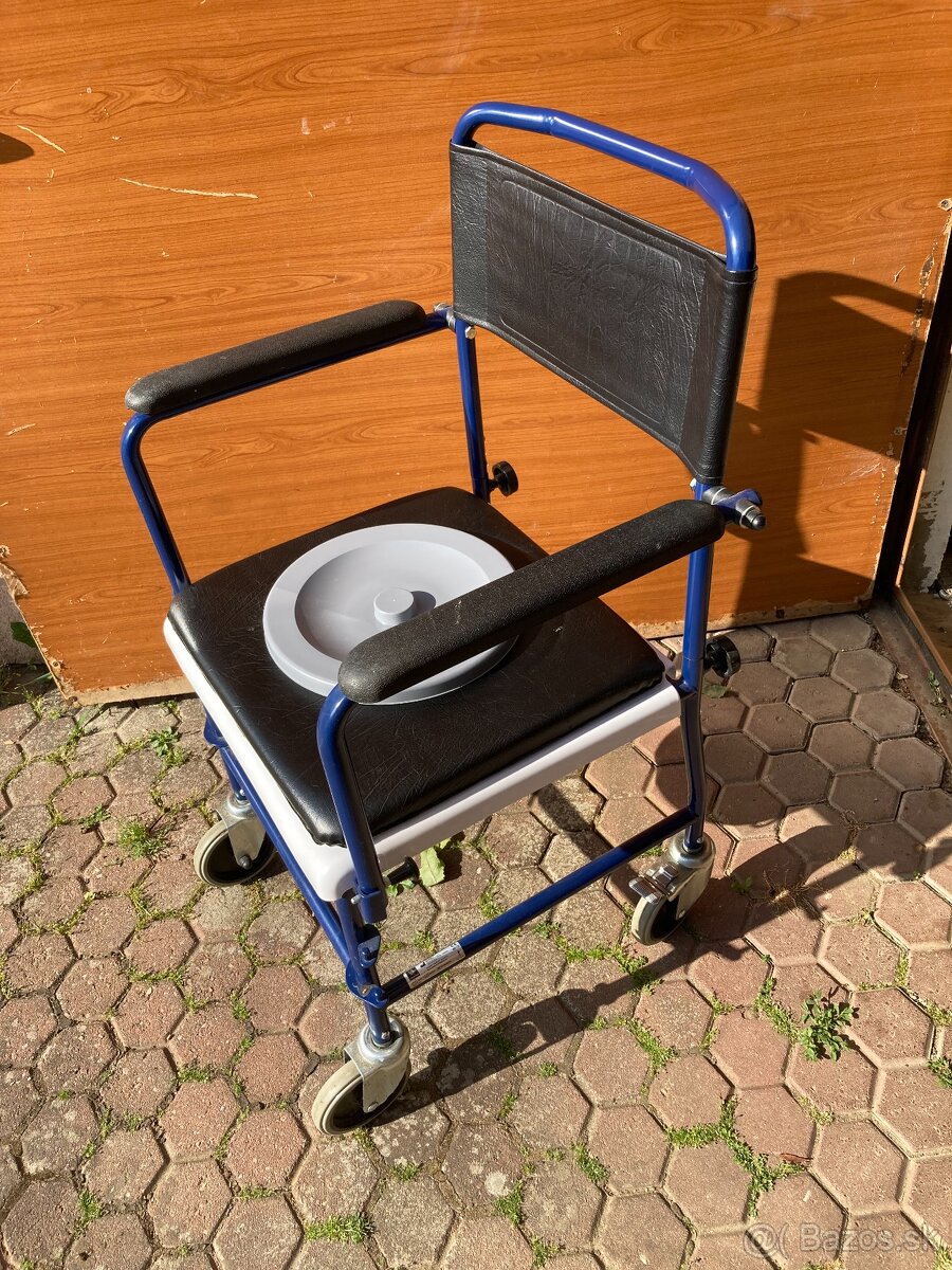 Toaletný vozík+WC